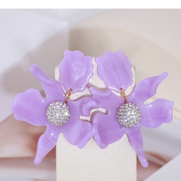 Lele Sadoughi Jewelry - LELE Sadoughi more lavender big lightweight earrings